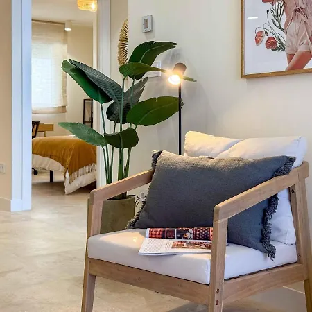 Sofisticacion Y Elegancia En Playa Del Postiguet Alicante