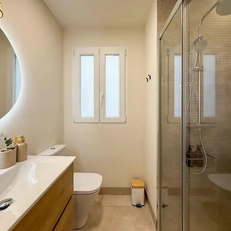 Sofisticacion Y Elegancia En Playa Del Postiguet Alicante